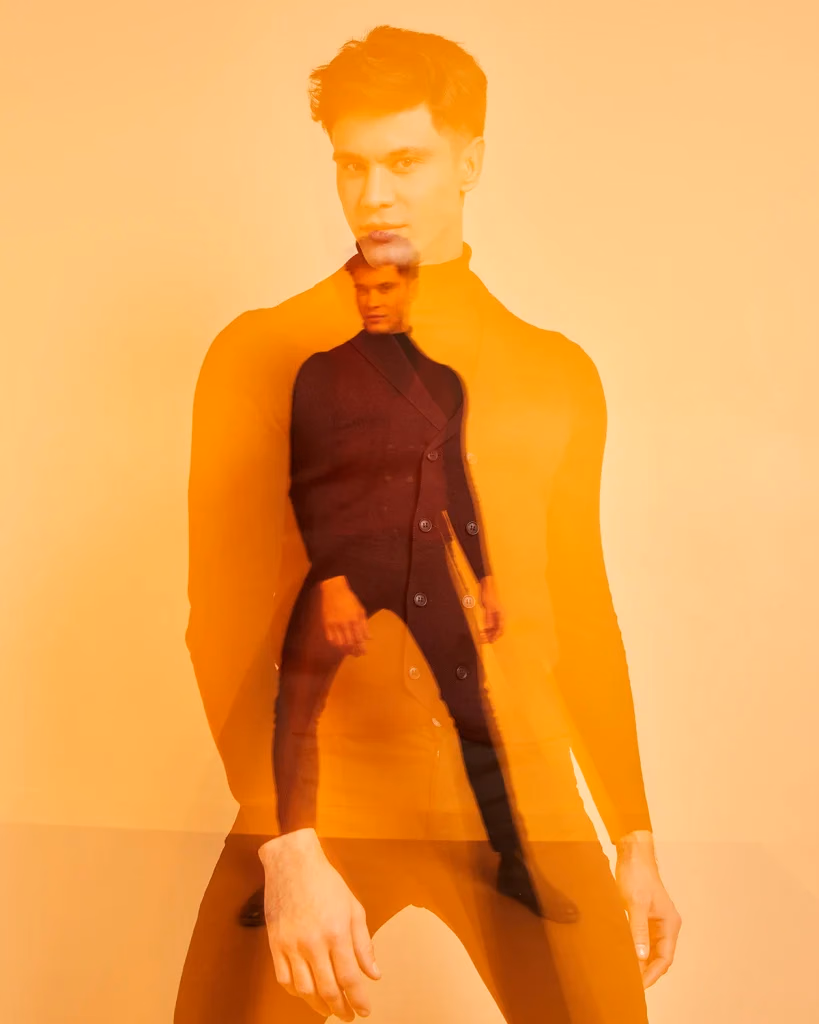 Edward slow shutter editorial fotoğrafı, çift görüntü efektiyle erkek model portresi, Paulmark için Ankara moda fotoğrafçısı Şems Erik