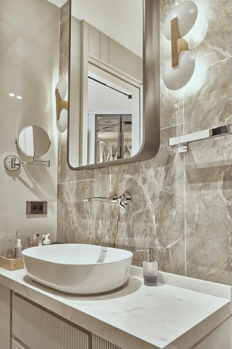 Aynalı banyo dolabı ve lavabo fotoğrafı, Ruler İç Mimarlık projesi için Ankara mimari fotoğrafçısı Şems Erik.