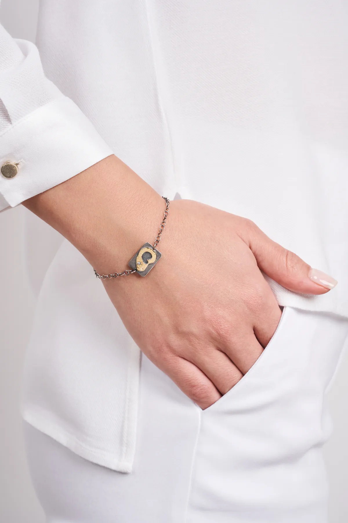 Mosi Jewelry Cosmic koleksiyonu, kare 1: bileklik model imaj çekimi, Ankara takı fotoğrafçısı Şems Erik
