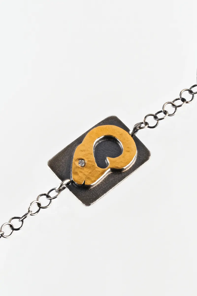 Mosi Jewelry Cosmic koleksiyonu, kare 3: bileklik beyaz fonda ürün katalog çekimi, Ankara takı fotoğrafçısı Şems Erik