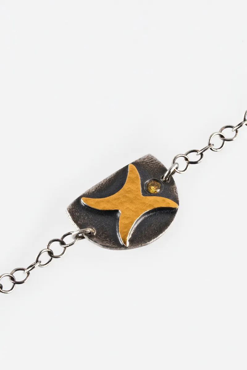 Mosi Jewelry Cosmic koleksiyonu, kare 9: bileklik beyaz fonda ürün katalog çekimi, Ankara takı fotoğrafçısı Şems Erik