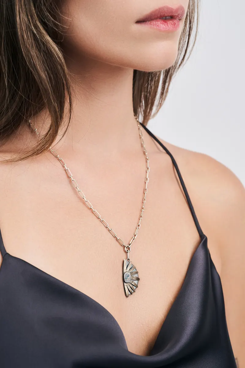 Mosi Jewelry Fairytale koleksiyonu, kare 7: kolye model imaj çekimi, Ankara takı fotoğrafçısı Şems Erik