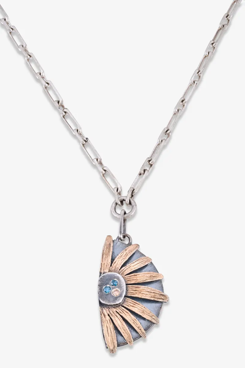 Mosi Jewelry Fairytale koleksiyonu, kare 8: kolye beyaz fonda ürün katalog çekimi, Ankara takı fotoğrafçısı Şems Erik