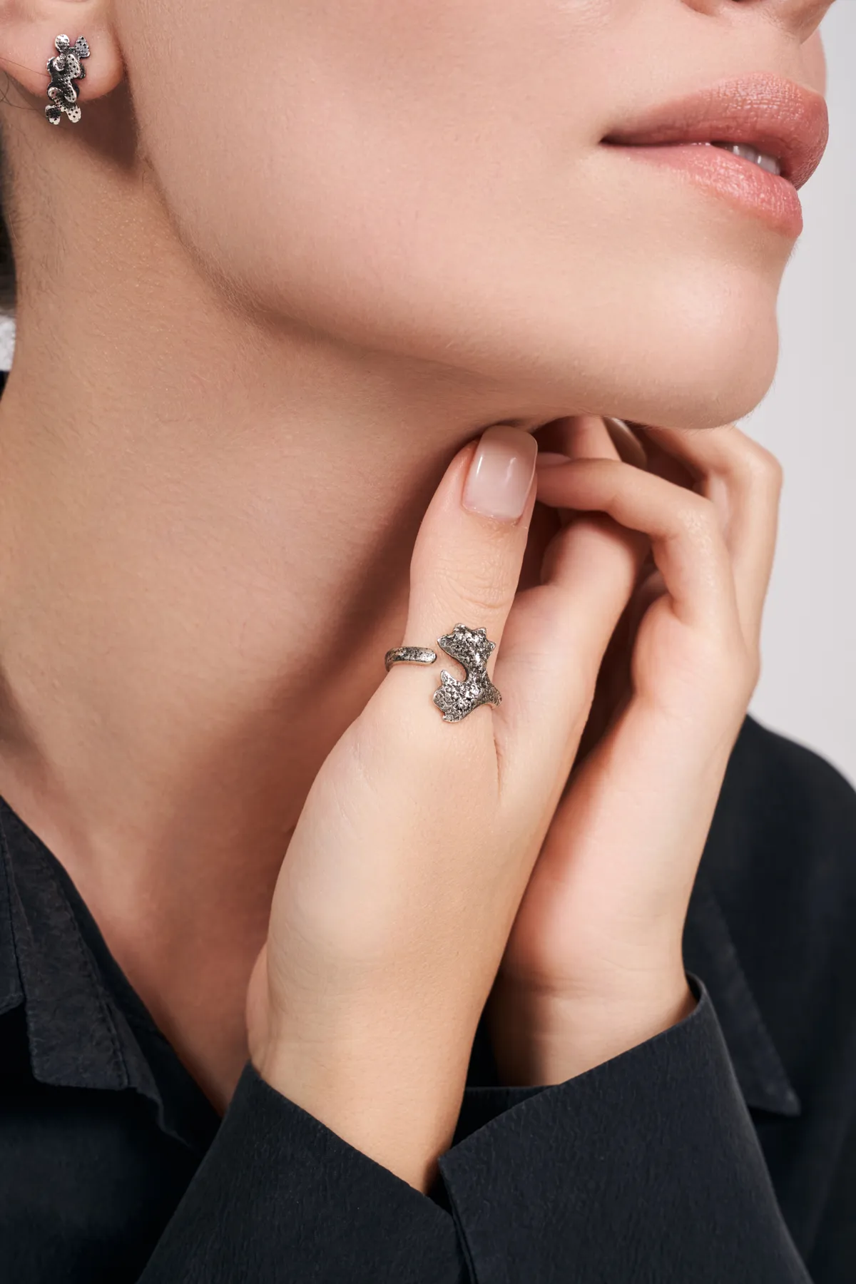 Mosi Jewelry Kissed by the Fire koleksiyonu, kare 1: yüzük model imaj çekimi, Ankara takı fotoğrafçısı Şems Erik