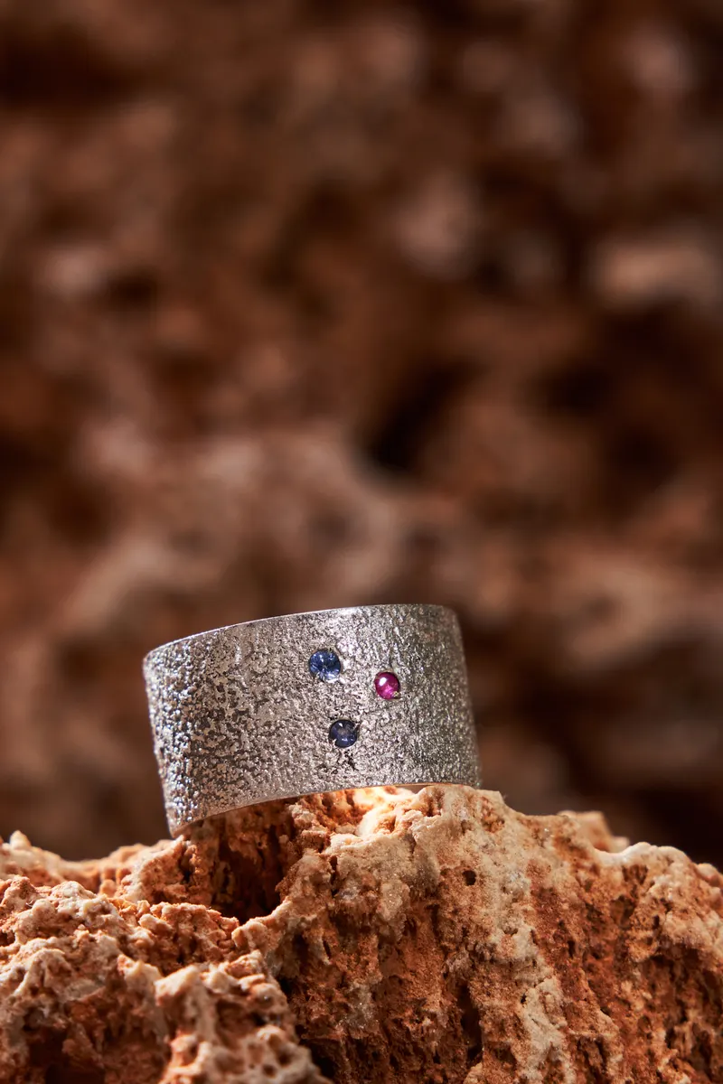 Mosi Jewelry Kissed by the Fire koleksiyonu, kare 11: yüzük taş üzerinde ürün imaj çekimi, Ankara takı fotoğrafçısı Şems Erik